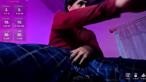 Snapshot of chriss_wg_ chatting on November 4, 2025, 10:42 pm Christian Wang online show from November 4, 2025, 10:42 pm