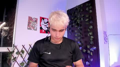 Christian Wang online show from April 4, 2026, 11:35 pm