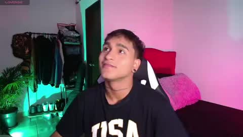 Snapshot of chriss_wg_ chatting on June 14, 2026, 9:28 pm Christian Wang online show from June 14, 2026, 9:28 pm
