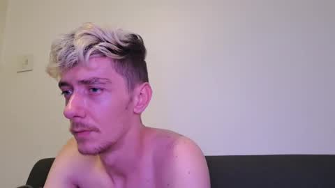 Christopher online show from November 25, 2025, 7:47 pm