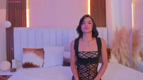 christal_jane online show from November 9, 2025, 2:15 pm