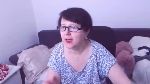 Christa online show from January 1, 2025, 7:21 pm