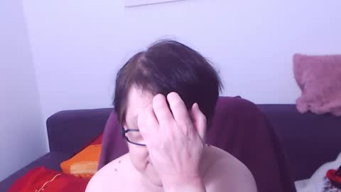 Christa online show from April 17, 2026, 7:28 pm