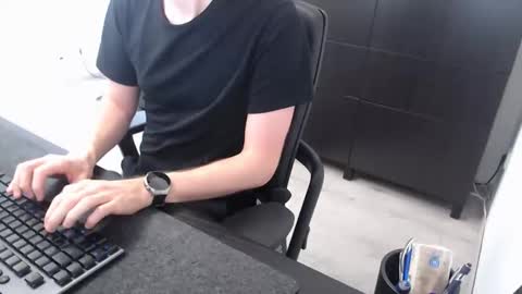 Snapshot of christianblck chatting on October 29, 2025, 9:11 am christianblck online show from October 29, 2025, 9:11 am