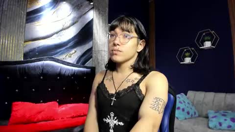 CHRISTINA online show from November 3, 2025, 1:56 pm