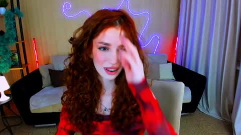 christinaconteeree online show from November 6, 2025, 7:37 pm