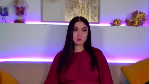 Christina online show from December 13, 2025, 7:53 pm