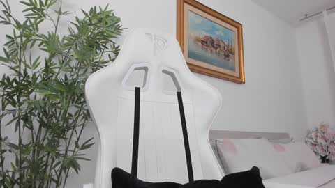 Snapshot of christine0990__ chatting on February 3, 2026, 6:40 am Hi im Christine online show from February 3, 2026, 6:40 am