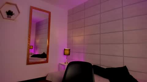 Snapshot of christine_harper chatting on April 24, 2026, 12:07 pm Christine online show from April 24, 2026, 12:07 pm