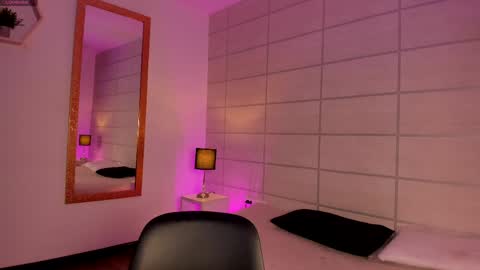 Snapshot of christine_harper chatting on April 28, 2026, 12:10 pm Christine online show from April 28, 2026, 12:10 pm