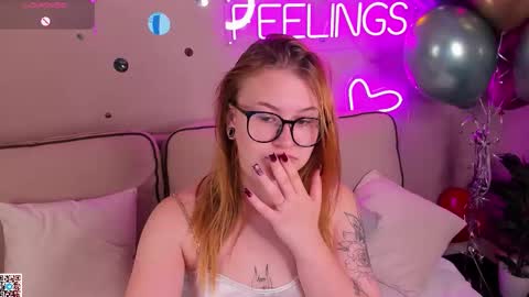 christine_wallker online show from September 18, 2025, 12:34 am