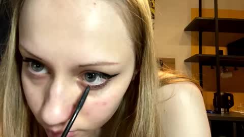 Bella online show from March 4, 2026, 4:35 pm