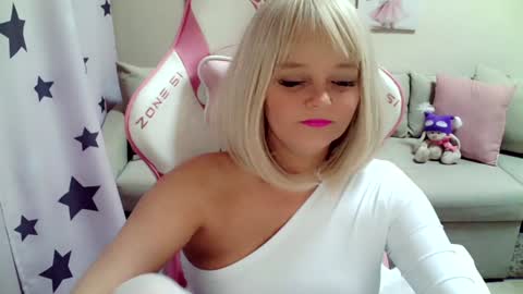 Snapshot of christirose chatting on December 25, 2024, 6:31 am Christi online show from December 25, 2024, 6:31 am