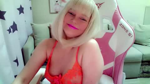 Snapshot of christirose chatting on November 5, 2025, 6:57 am Christi online show from November 5, 2025, 6:57 am