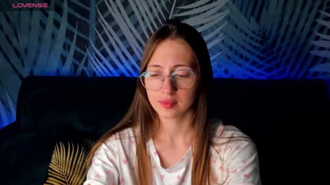 ChristyCrayme online show from October 15, 2025, 4:01 am