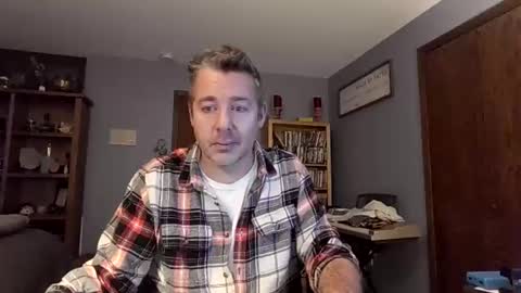 chrisw8121 online show from December 16, 2025, 5:23 am