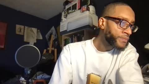 Vinny.D online show from November 22, 2025, 9:41 am