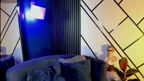 chrristopher77 online show from October 7, 2025, 1:52 pm