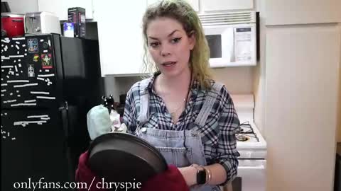 Snapshot of chrysanthulu chatting on September 26, 2025, 5:00 am Chrys online show from September 26, 2025, 5:00 am