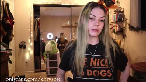 Snapshot of chrysanthulu chatting on October 2, 2025, 5:25 am Chrys online show from October 2, 2025, 5:25 am