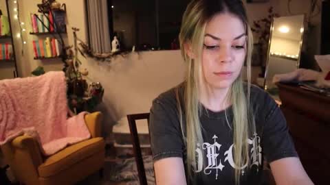 Snapshot of chrysanthulu chatting on October 12, 2025, 5:28 am Chrys online show from October 12, 2025, 5:28 am