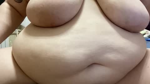 Kat online show from November 25, 2025, 2:39 pm