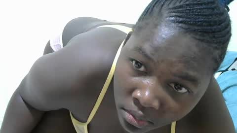 DivaDee online show from February 19, 2025, 8:41 pm