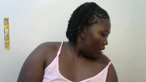 Snapshot of chubby_queenie07 chatting on September 28, 2025, 9:42 pm DivaDee online show from September 28, 2025, 9:42 pm