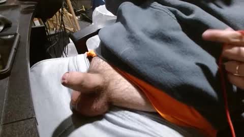 chubbyuncut5 online show from May 4, 2026, 3:57 am