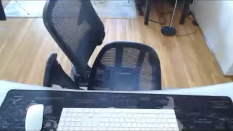 AstorYvr online show from April 9, 2026, 9:53 pm