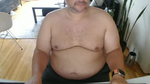 Snapshot of chubbyvix chatting on July 14, 2026, 3:33 am AstorYvr online show from July 14, 2026, 3:33 am