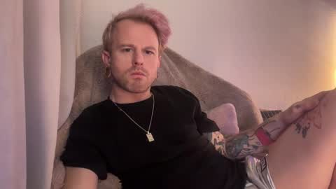 Snapshot of chubschadwell chatting on November 28, 2025, 2:42 pm ChubsChadwell online show from November 28, 2025, 2:42 pm