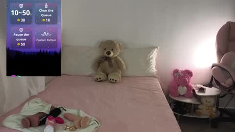 Mia online show from December 17, 2024, 4:56 am