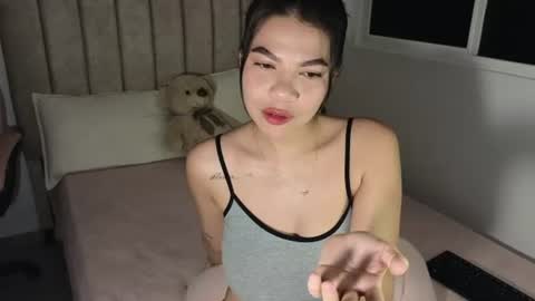 Mia online show from June 15, 2026, 4:04 am