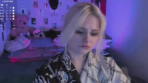 Helen and Teya online show from November 6, 2025, 11:33 am