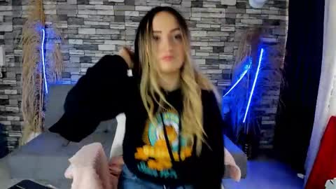 Ciindy Lovers online show from October 9, 2025, 3:43 pm