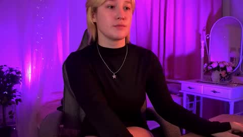 Cin Bellamy online show from October 29, 2025, 5:42 am