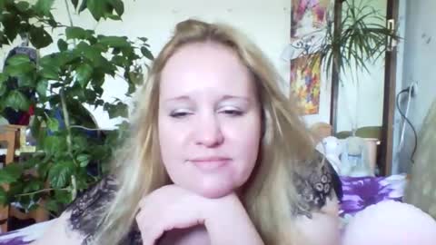 cinderella1204 online show from September 9, 2025, 11:10 am