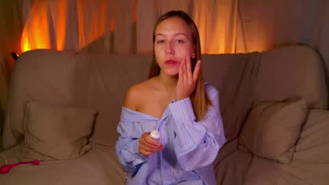 cindylovesmith online show from July 12, 2026, 3:41 am