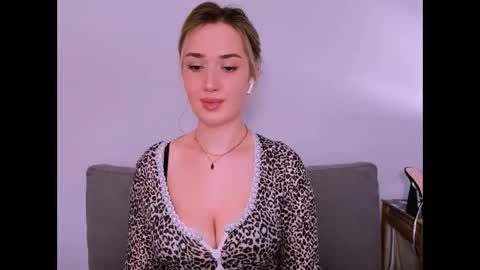 Snapshot of cindyprettywomen chatting on April 23, 2026, 5:37 pm cindyprettywomen online show from April 23, 2026, 5:37 pm