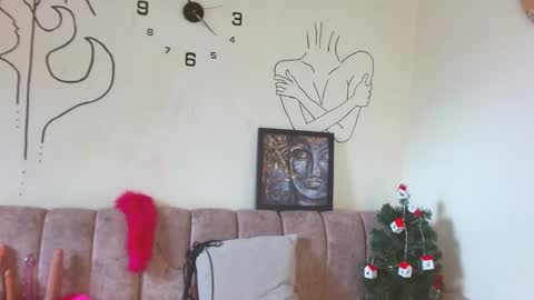 Snapshot of cinna__ chatting on December 3, 2025, 3:21 pm cinna__ online show from December 3, 2025, 3:21 pm