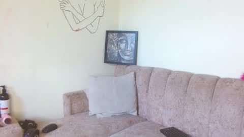 Snapshot of cinna__ chatting on January 7, 2026, 4:20 pm cinna__ online show from January 7, 2026, 4:20 pm