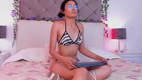 Karla  online show from September 10, 2025, 8:20 pm