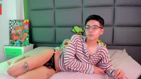 Snapshot of cinnamon_boyx chatting on March 7, 2025, 8:11 pm Cinna Boy online show from March 7, 2025, 8:11 pm