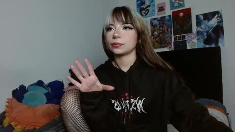 Snapshot of cinnamongirlgm0 chatting on March 4, 2026, 9:32 pm Ivy online show from March 4, 2026, 9:32 pm