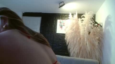 cinthia1609 online show from December 1, 2025, 8:03 pm