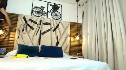 cinthiabaker online show from November 24, 2025, 11:54 am