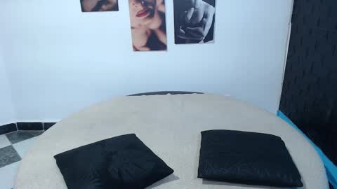 Cinthya online show from October 23, 2025, 6:06 pm