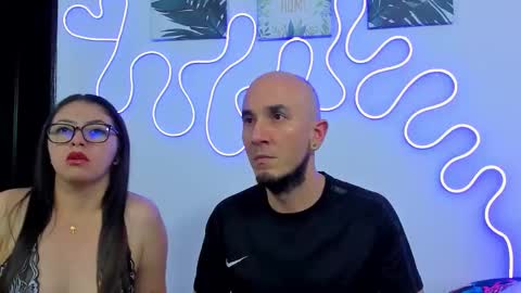 Snapshot of cintya_n_roger chatting on March 1, 2026, 3:30 am Cintya Roger online show from March 1, 2026, 3:30 am