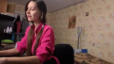 Lisa Salivan online show from November 5, 2025, 9:20 am